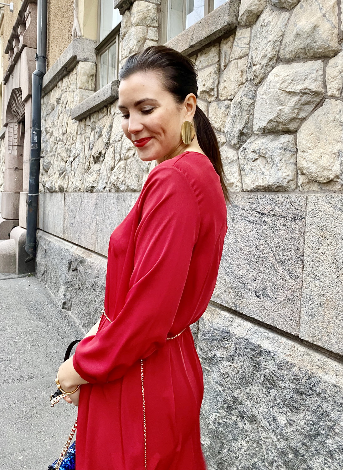 Ladies in red 1/2