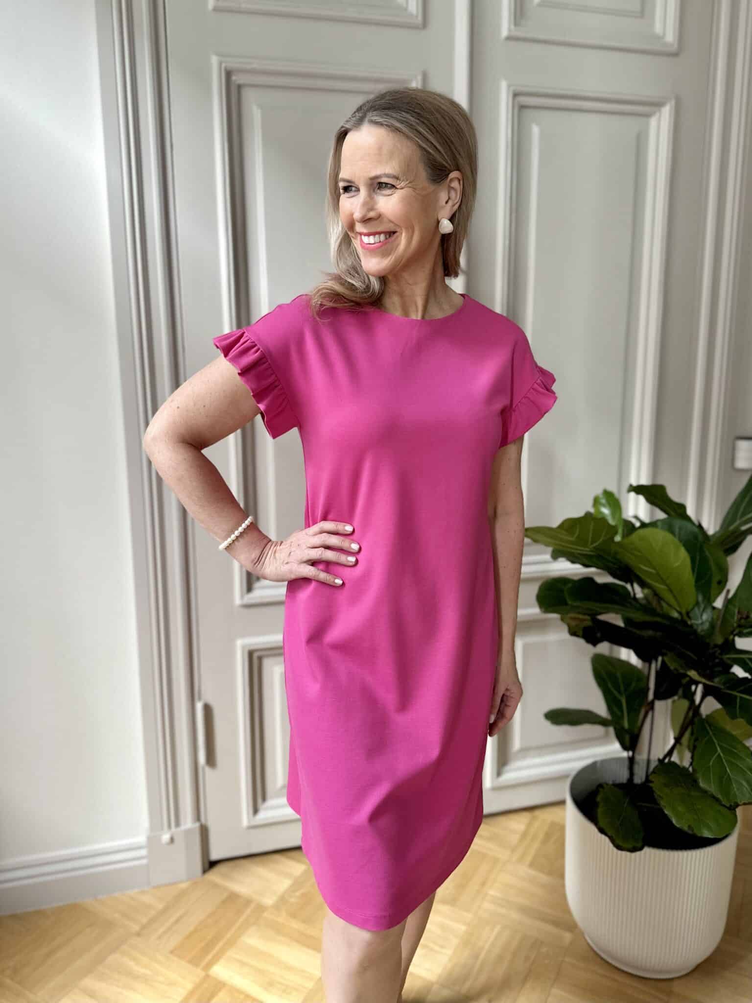 Iris mekko pinkkinä