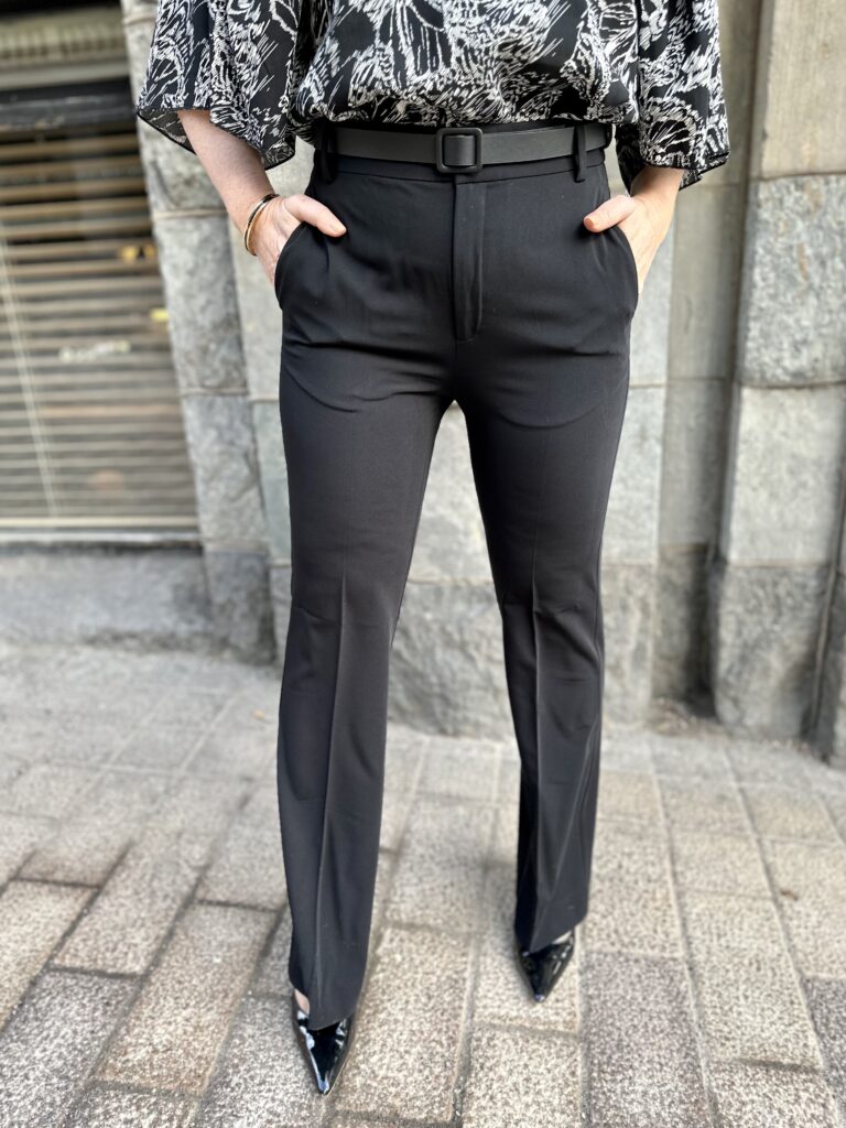 Adian bootcut housut; musta - Image 4
