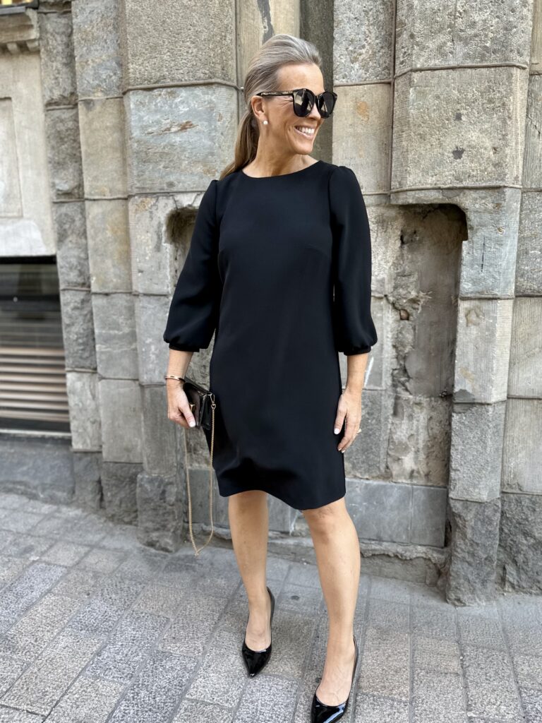 DW Olivia mekko; musta