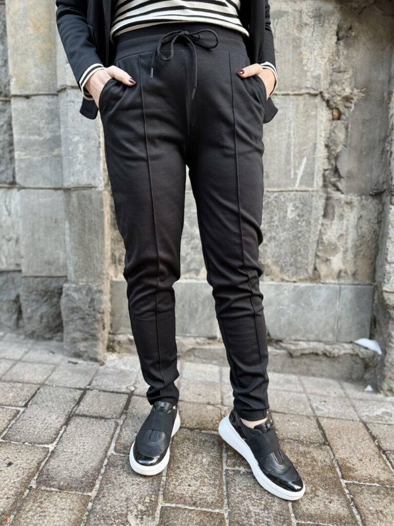 Eloise jersey housut; mustat