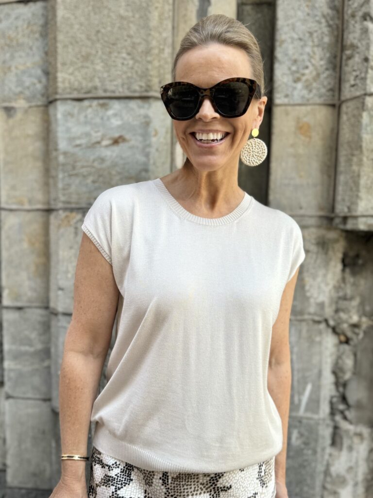 Kira hihaton neule; kerma