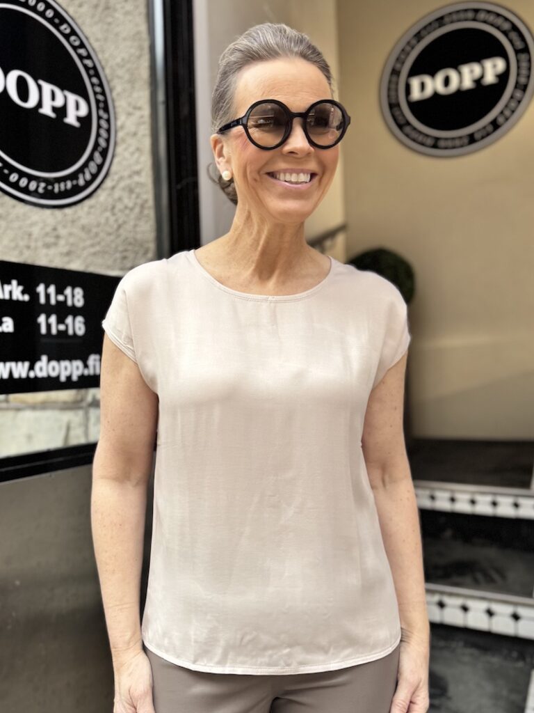 Saara toppi; beige