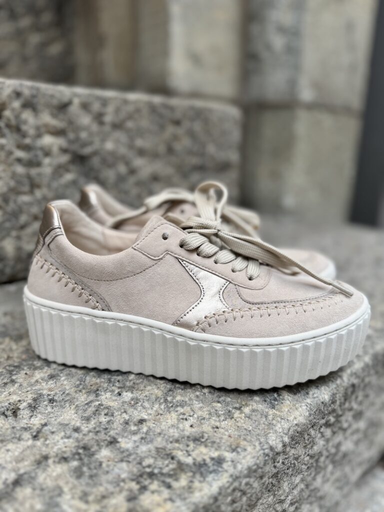 Laritza tennarit; beige kulta