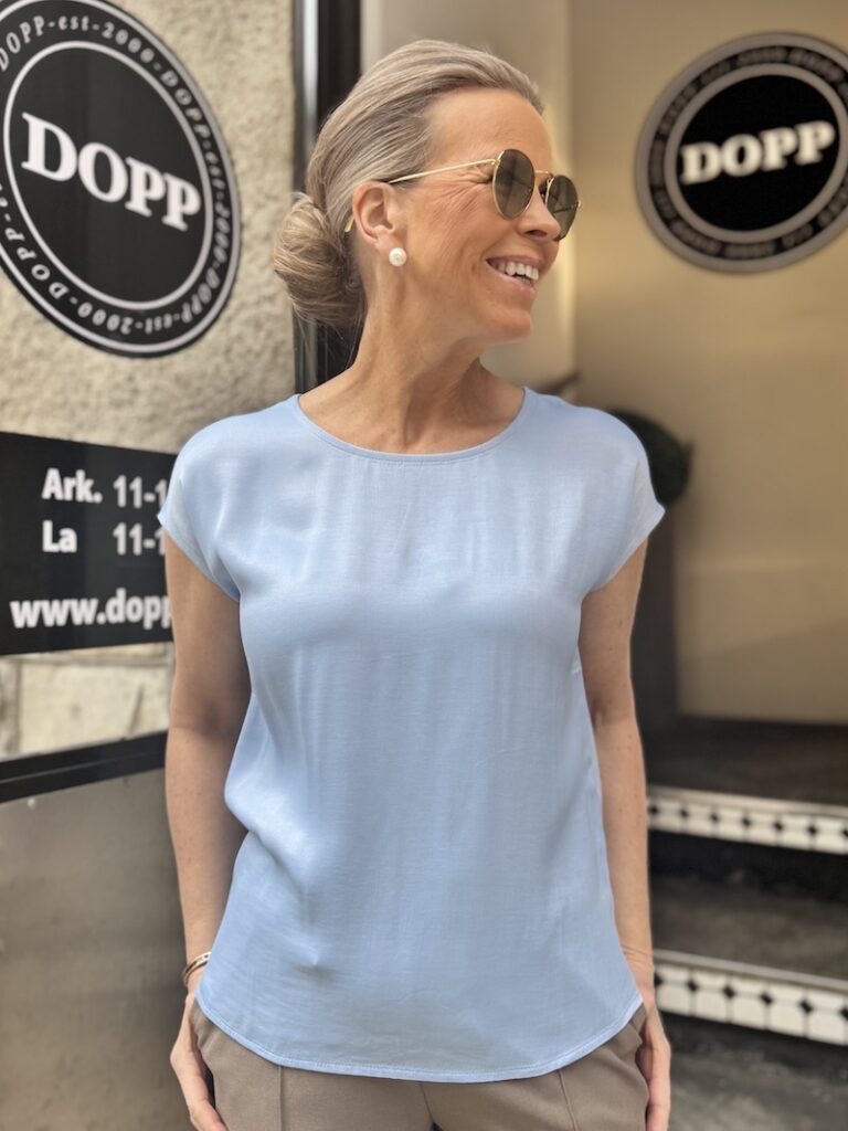Saara toppi; vaaleansininen