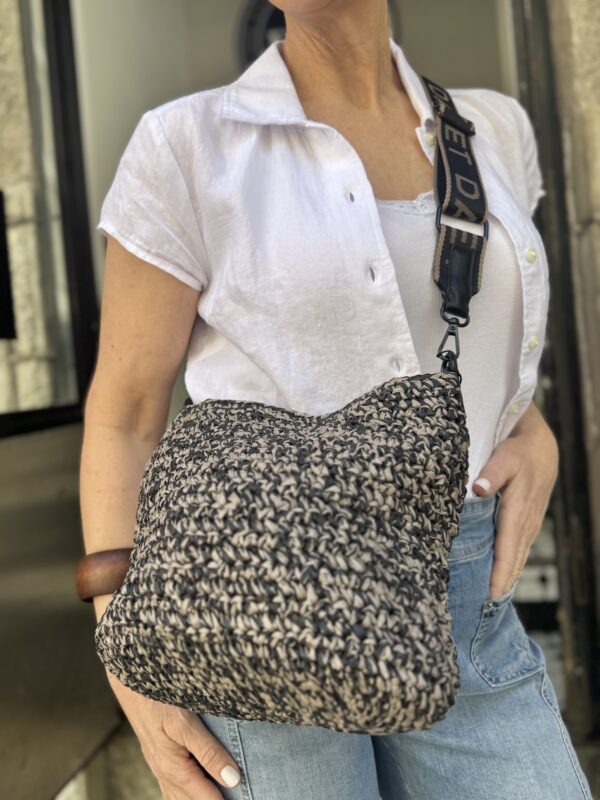 Day Straw Crossbody; musta meleerattu