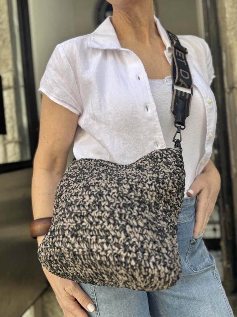 Day Straw Crossbody; musta meleerattu