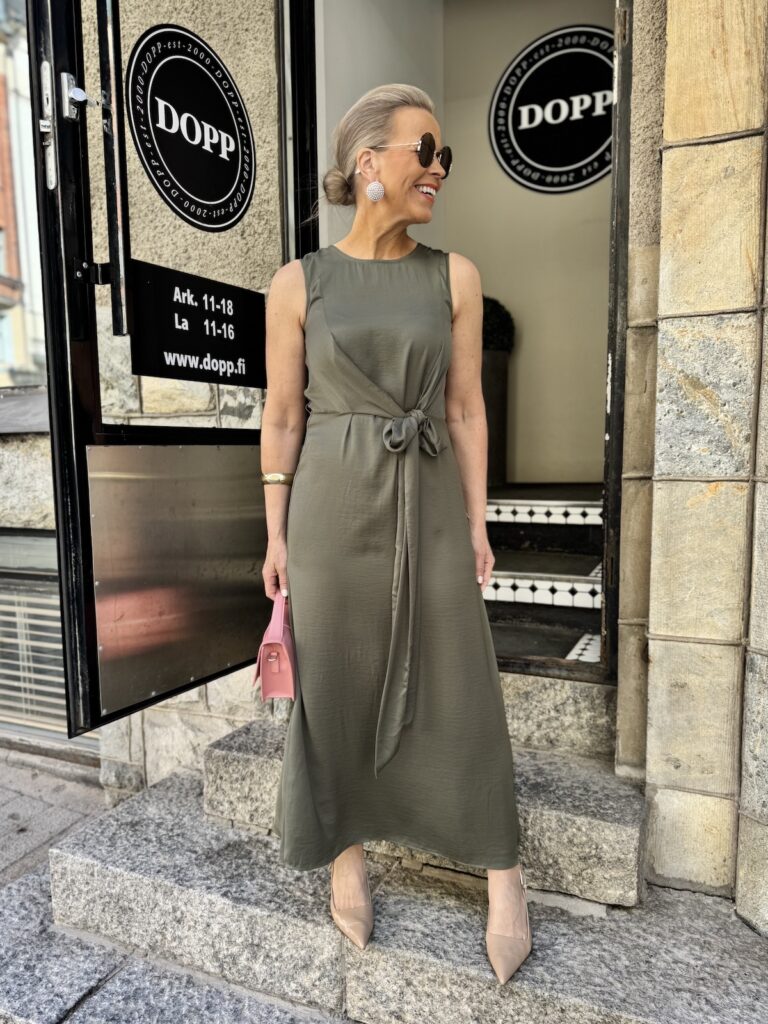 Kinley midimekko; dusty olive - Image 4