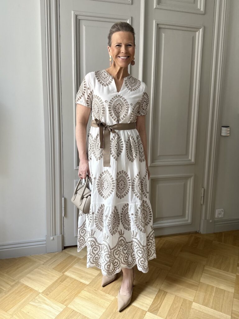 Joy midimekko; valk/beige brodeerattu - Image 7