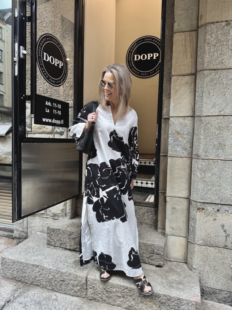Joanne kaftan mekko; musta/valkoinen - Image 2