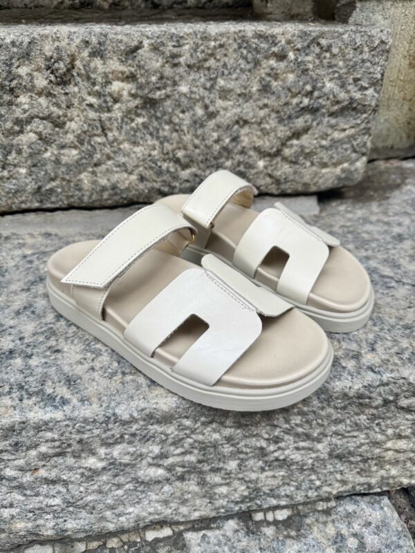 Maru sandaalit tarralla; beige