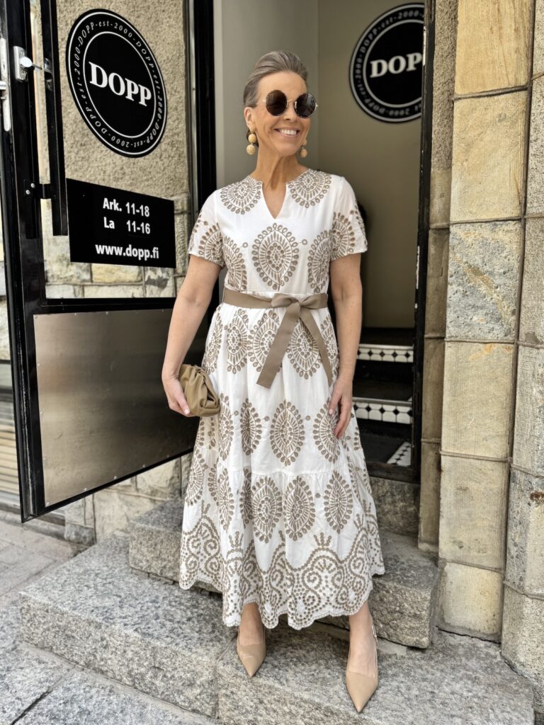 Joy midimekko; valk/beige brodeerattu - Image 3