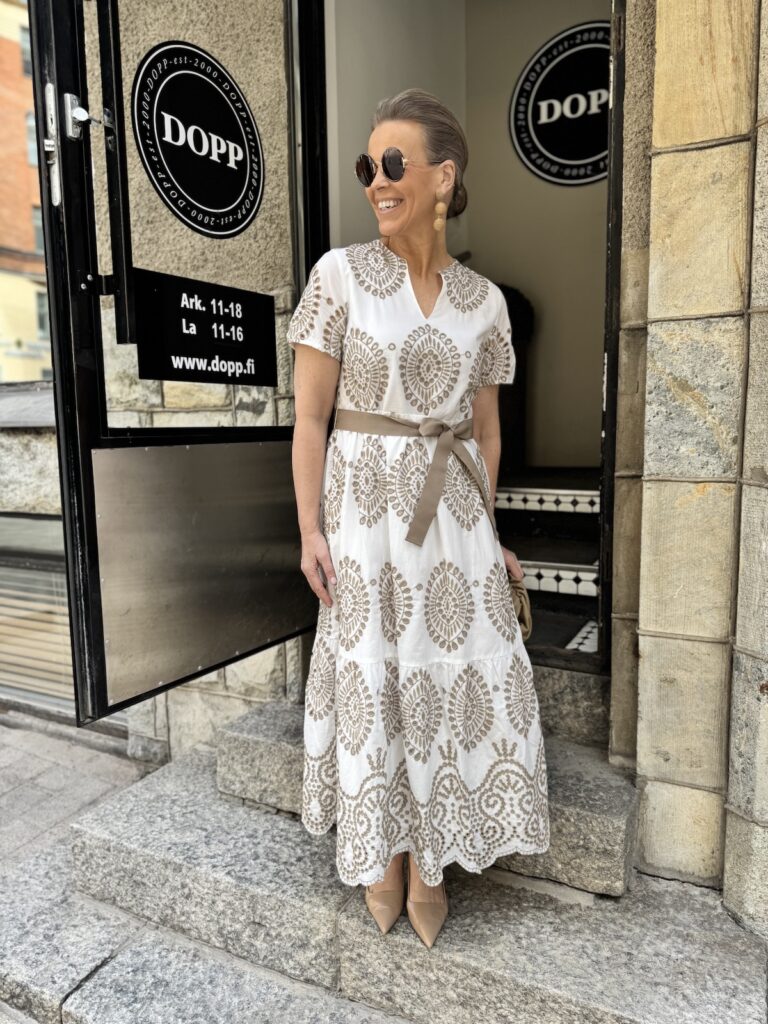 Joy midimekko; valk/beige brodeerattu - Image 2