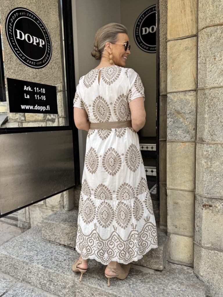 Joy midimekko; valk/beige brodeerattu - Image 6
