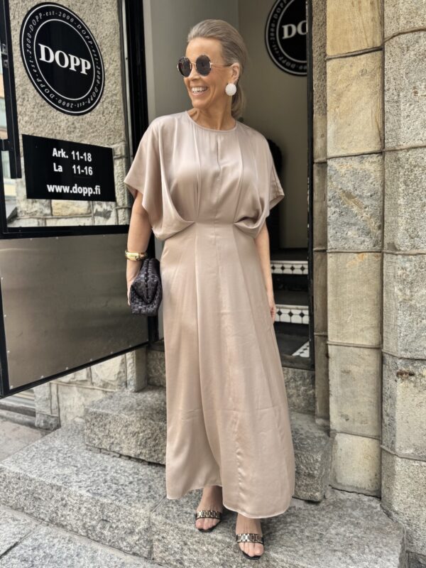 Thorun midimekko; simply taupe