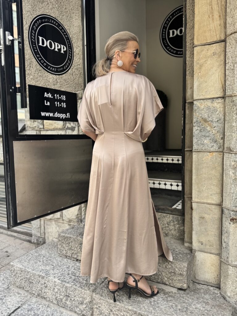 Thorun midimekko; simply taupe - Image 5
