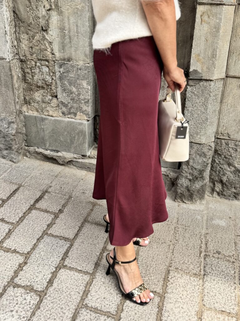 Laurina midihame; viininpunainen - Image 4
