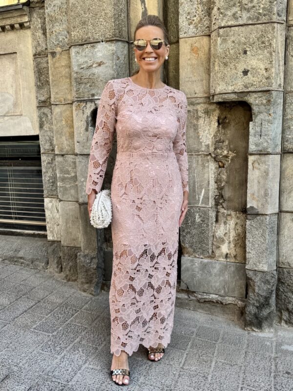Aimee midimittainen pitsimekko; puuteri rosa
