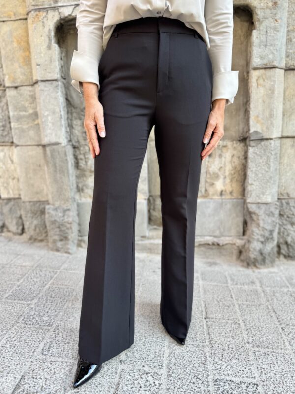 Bryelle bootcut housut; musta