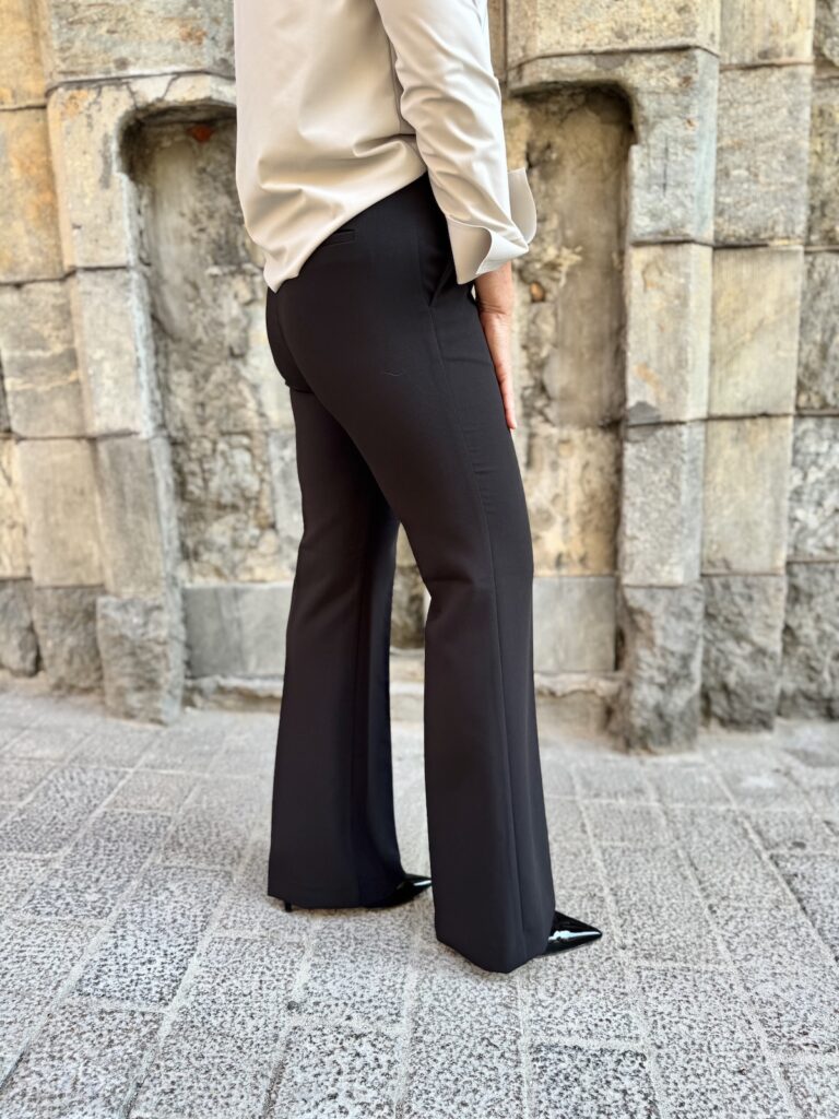 Bryelle bootcut housut; musta - Image 4