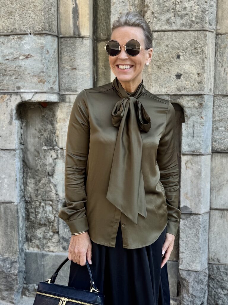 Hanalei paita rusetilla; khaki - Image 2