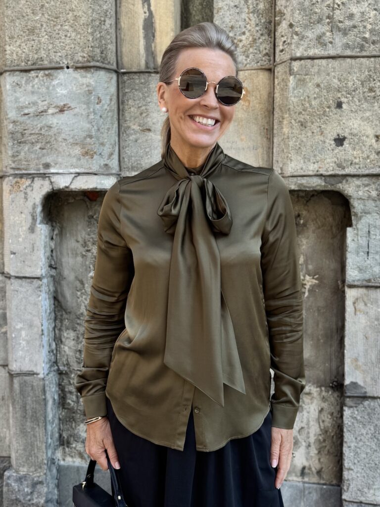 Hanalei paita rusetilla; khaki - Image 3