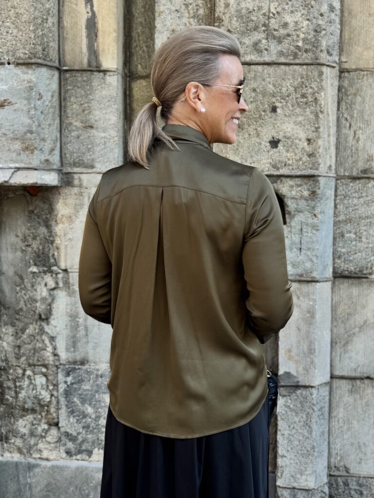 Hanalei paita rusetilla; khaki - Image 5