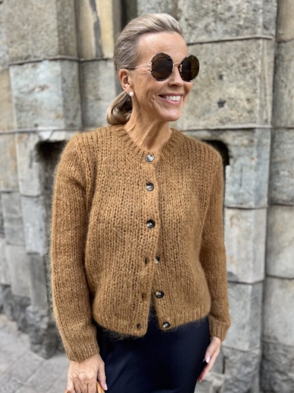 Jetra neuletakki; tobacco brown