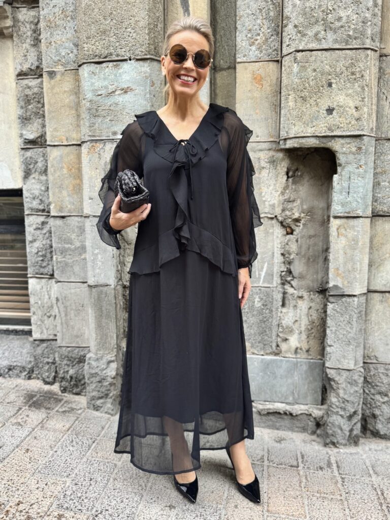 Harietta maximekko: musta