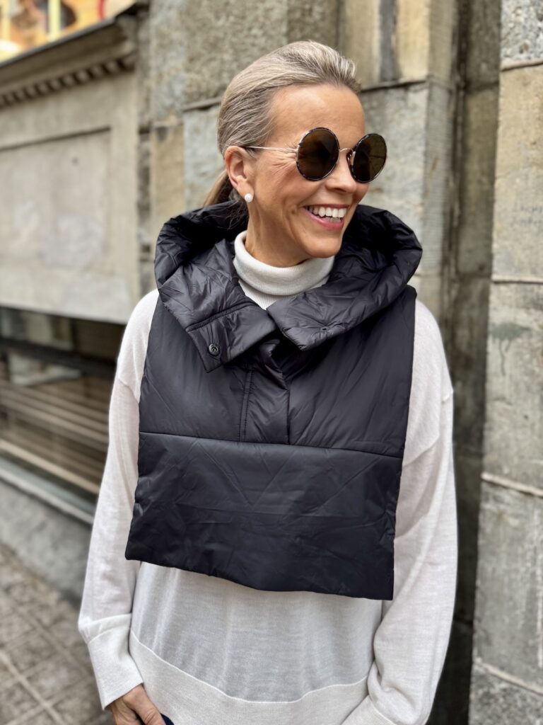 Lila huppu; musta