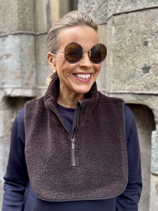 Samia teddykauluri; tummanruskea