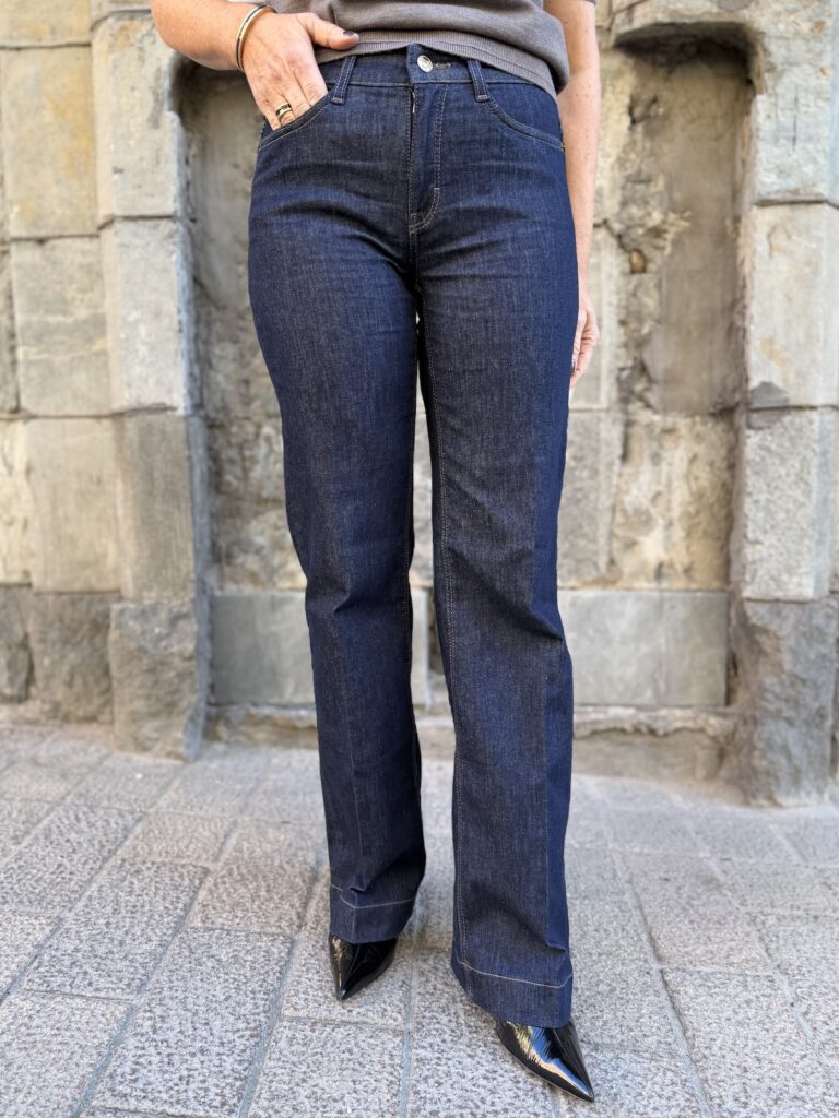 Wide farkut 30" ja 32"; D683 fashion rinsed