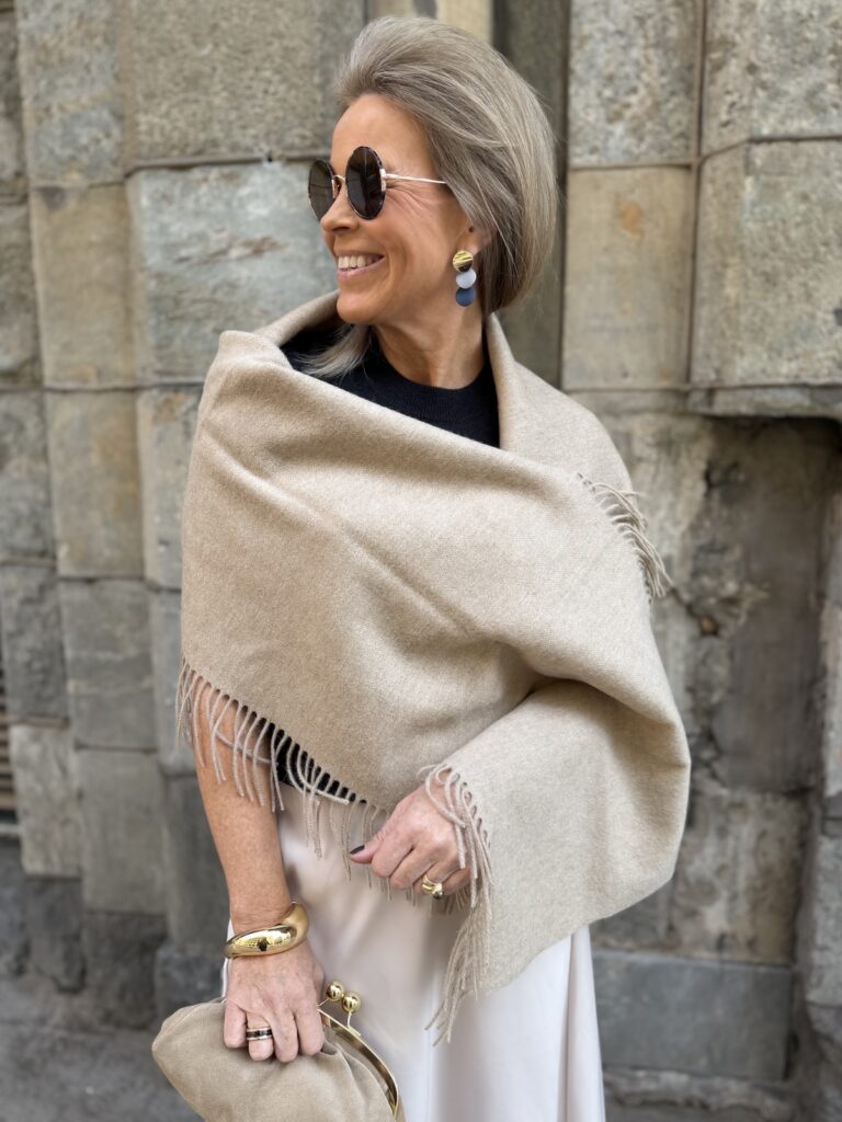 Virinisa villahuivi; beige - Image 2