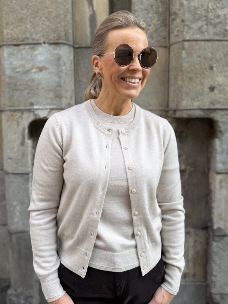 Noelani neuletakki; natural meleerattu