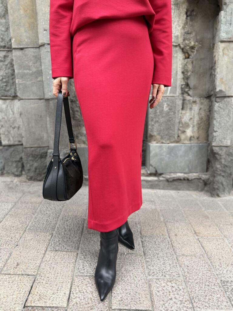 Aida midihame; true red