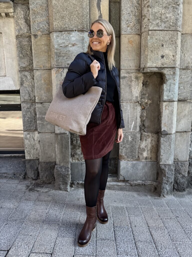 Loredana kevytvanutakki; musta - Image 8