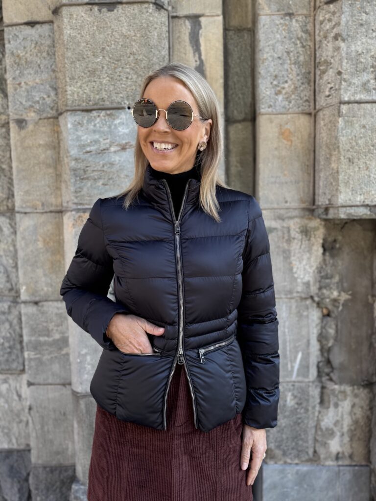 Loredana kevytvanutakki; musta - Image 3