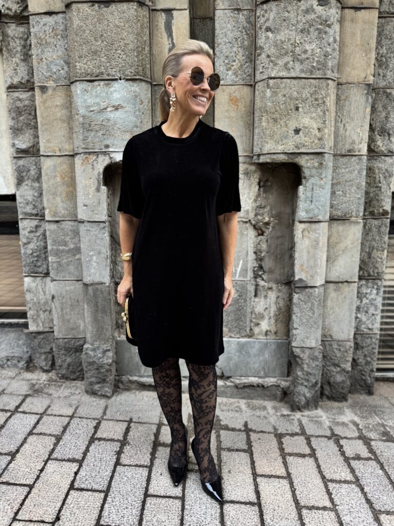 Zoe velourmekko; musta - Image 3