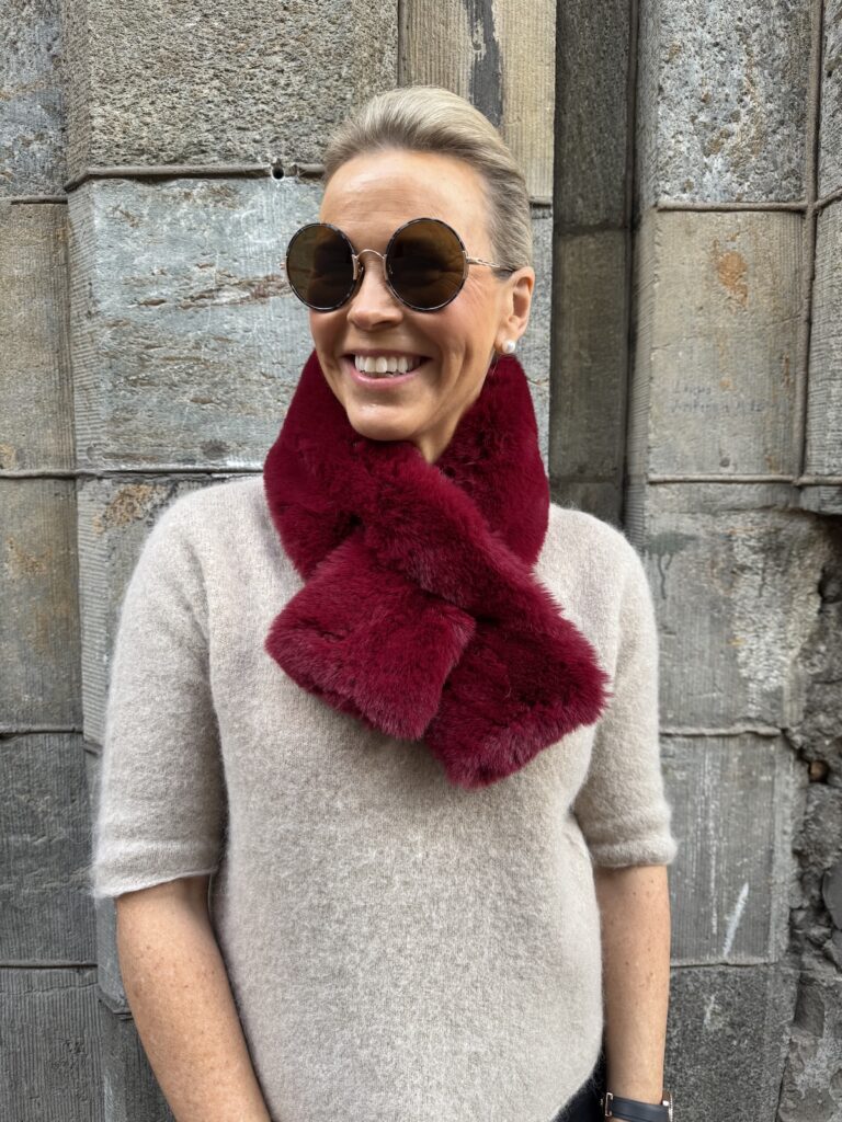Anais tekoturkishuivi; punainen