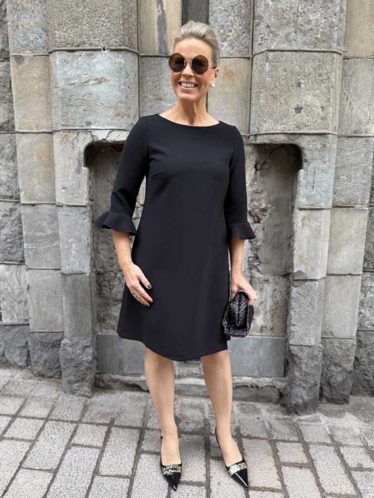DW Vera mekko; musta
