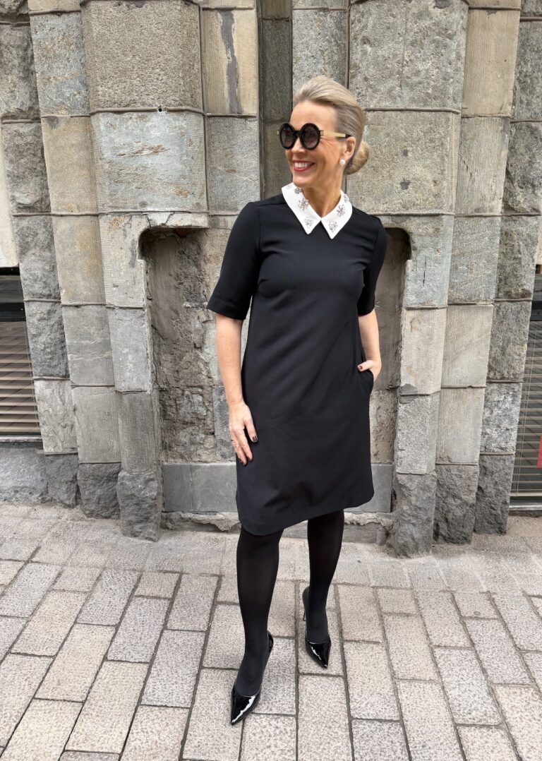 Belle Clara kauluksellinen mekko; musta - Image 2