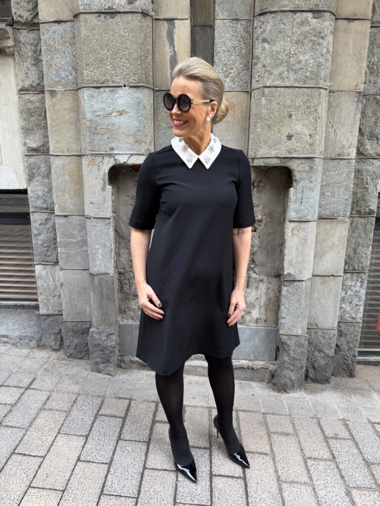 Belle Clara kauluksellinen mekko; musta - Image 4