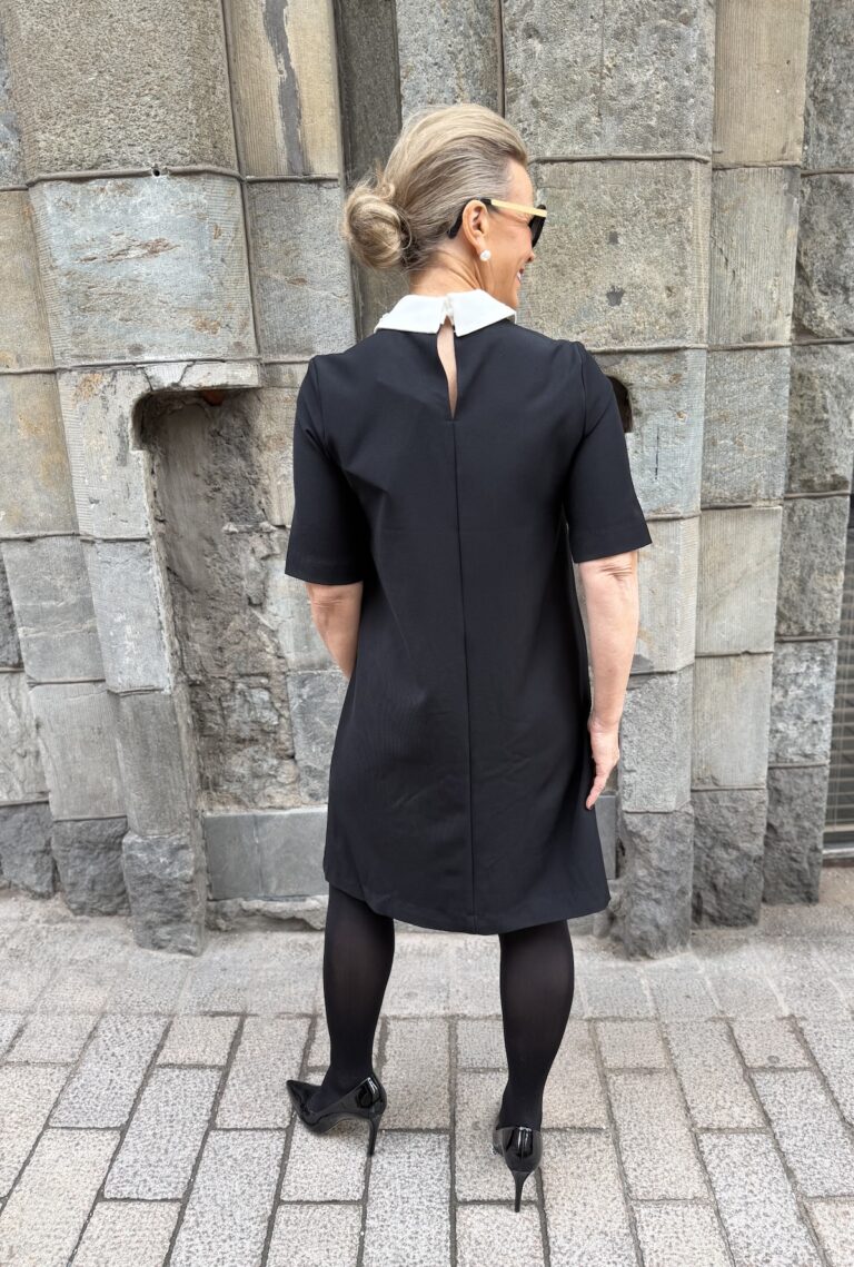 Belle Clara kauluksellinen mekko; musta - Image 7