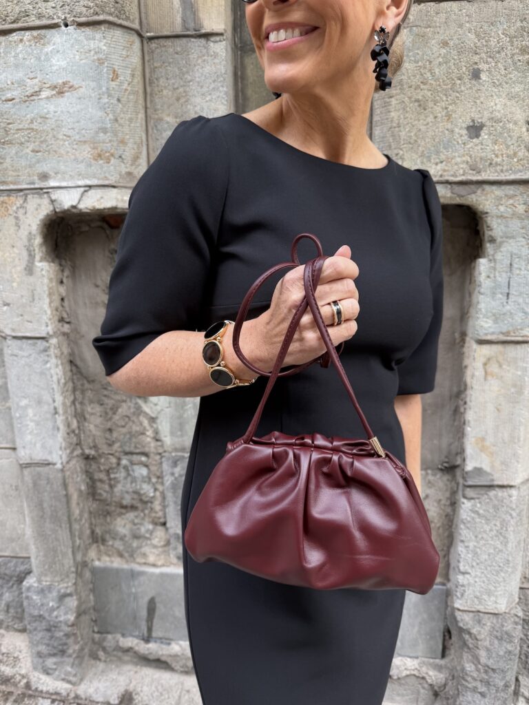 Dumbling clutch; burgundy - Image 3