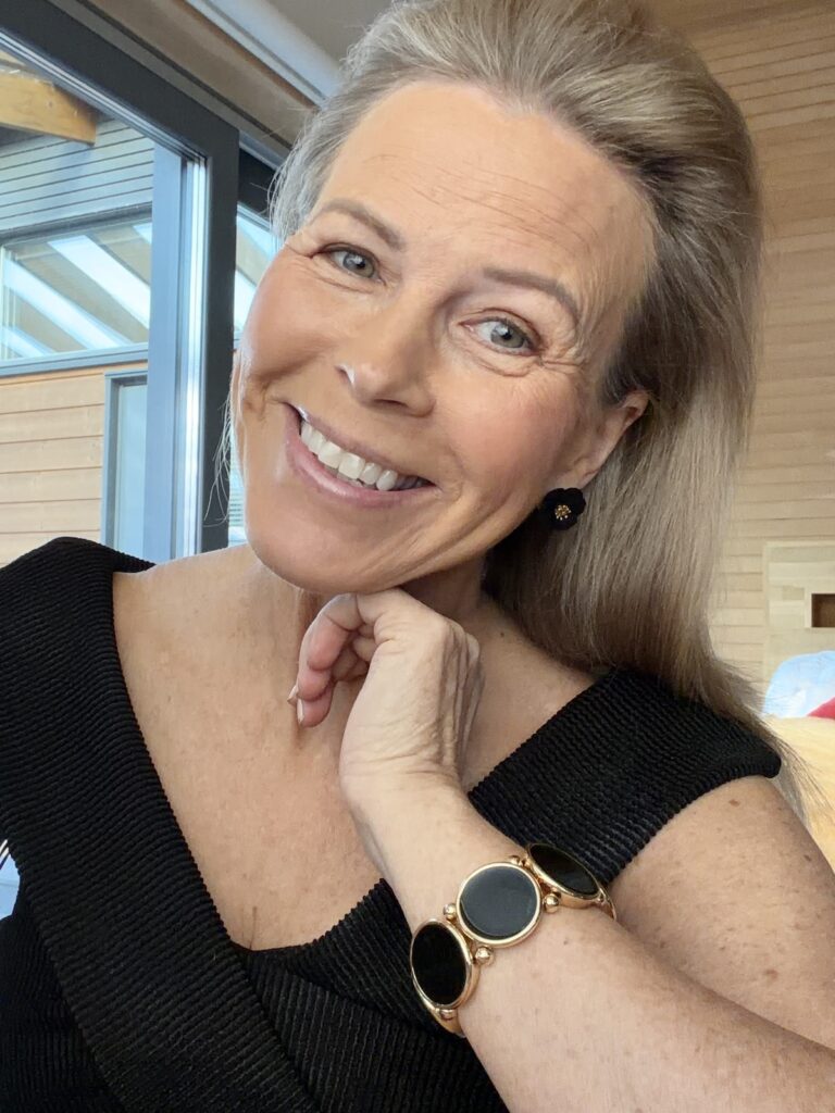 Ava käsikoru; musta/kulta - Image 3