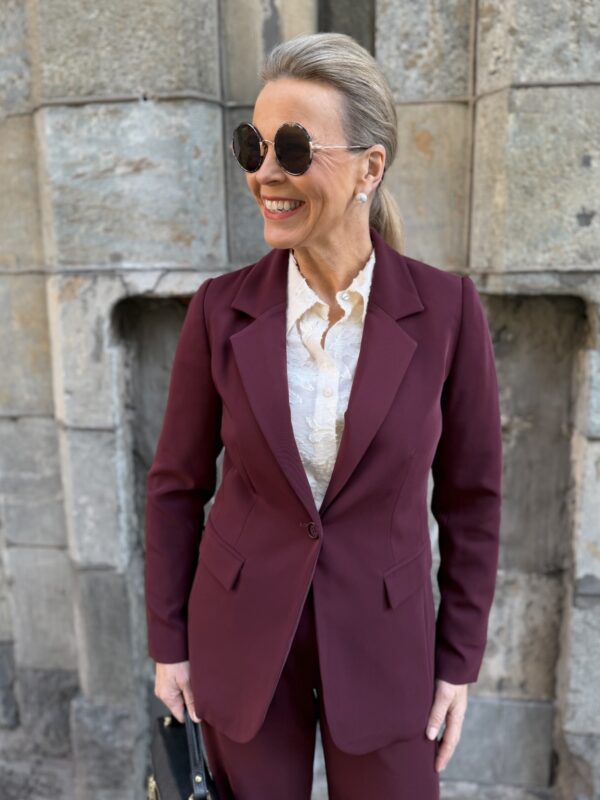 Mova jakku; burgundy