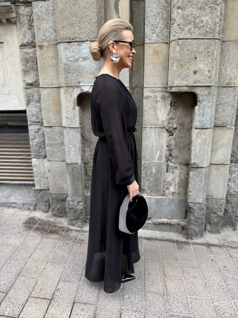 Daria maximekko; musta - Image 5