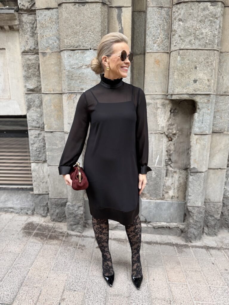 Daria polvimittainen mekko; musta - Image 6