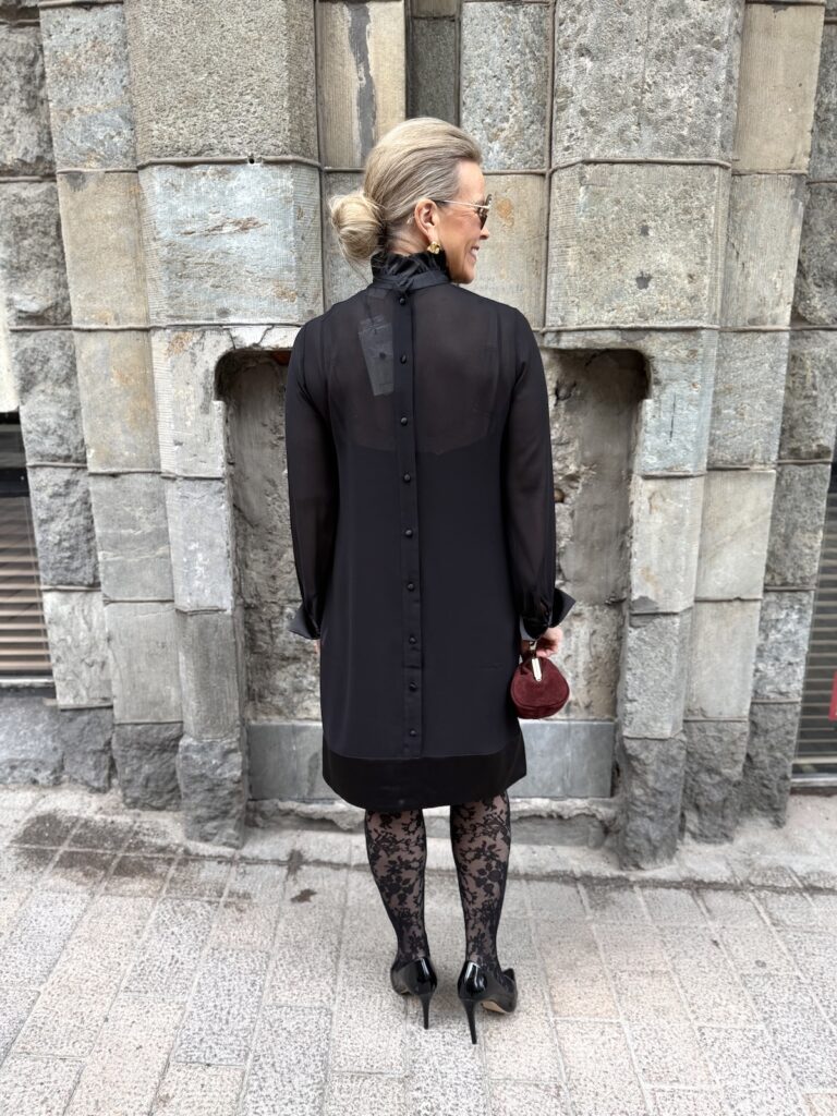 Daria polvimittainen mekko; musta - Image 5