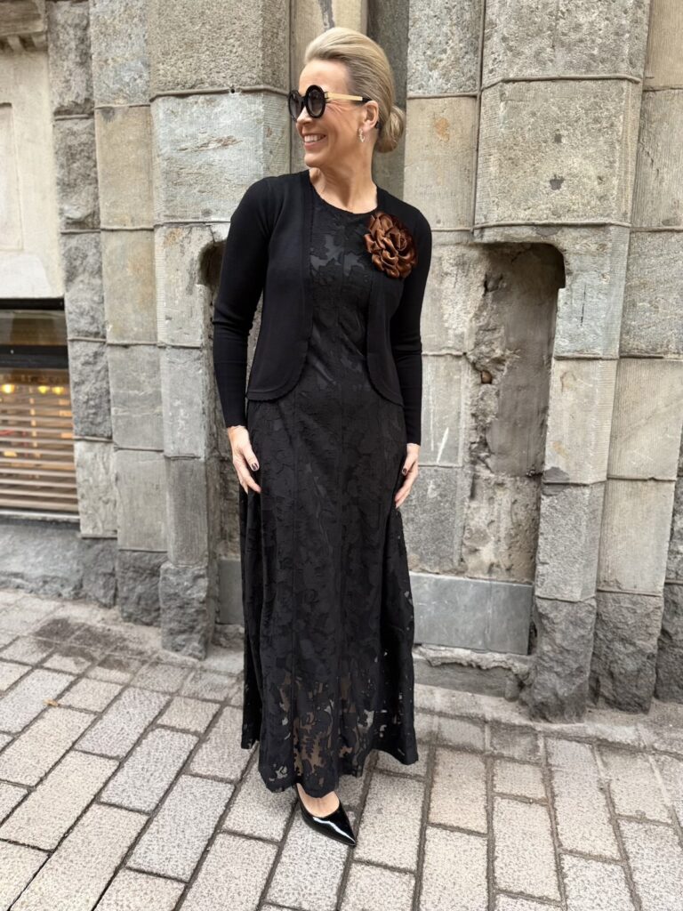 Aisling hihaton midimekko; musta - Image 9